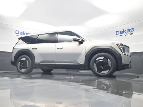 New 2026 Kia EV9 Wind AWD/4WD image 41