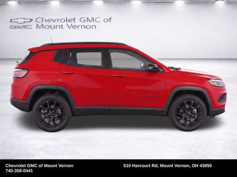 Used 2025 Jeep Compass Latitude w/ Altitude Special Edition AWD/4WD image 28
