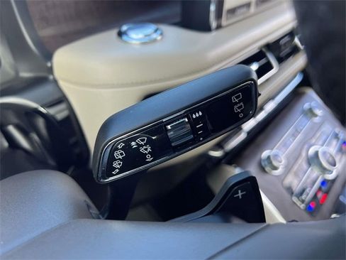 Used 2022 Lincoln Aviator Reserve w/ Elements Package Plus image 28