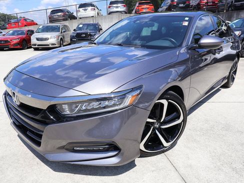 Used 2018 Honda Accord Sport image 2