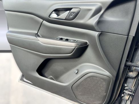 Used 2017 GMC Acadia SLE w/ Driver Alert Package I image 12