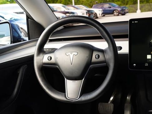 Used 2023 Tesla Model Y Long Range AWD/4WD image 22