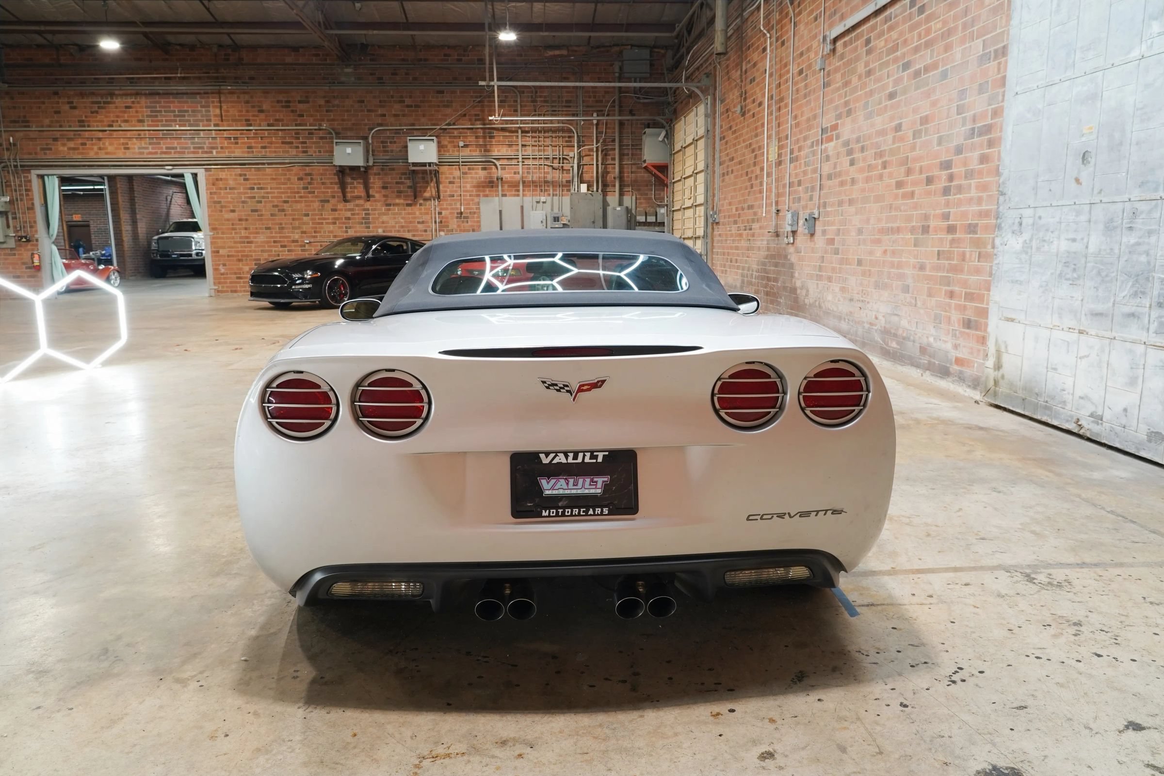 Used 2006 Chevrolet Corvette Coupe w/ Preferred Equipment Group RWD image 13