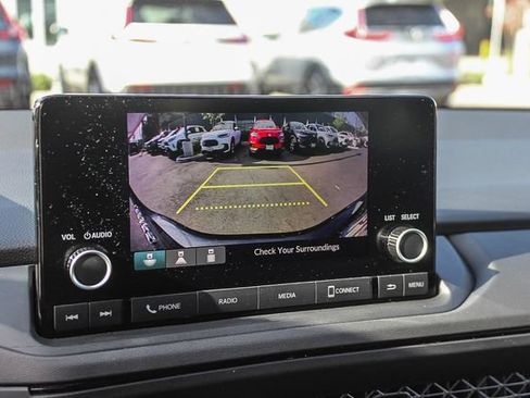 Used 2023 Honda Accord EX image 31