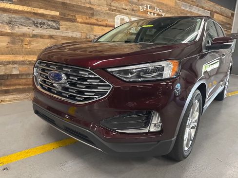 Used 2022 Ford Edge Titanium w/ Equipment Group 301A AWD/4WD image 4