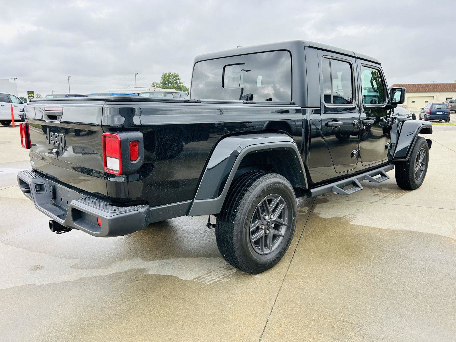 Used 2024 Jeep Gladiator Sport AWD/4WD image 36