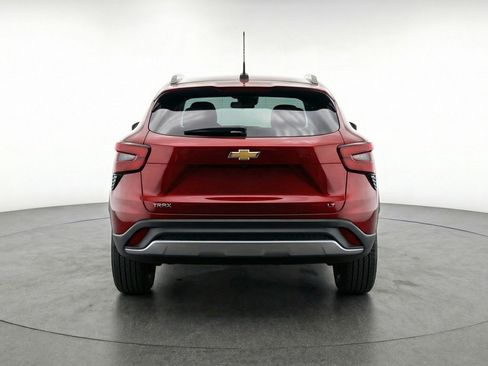 Used 2025 Chevrolet Trax LT image 7
