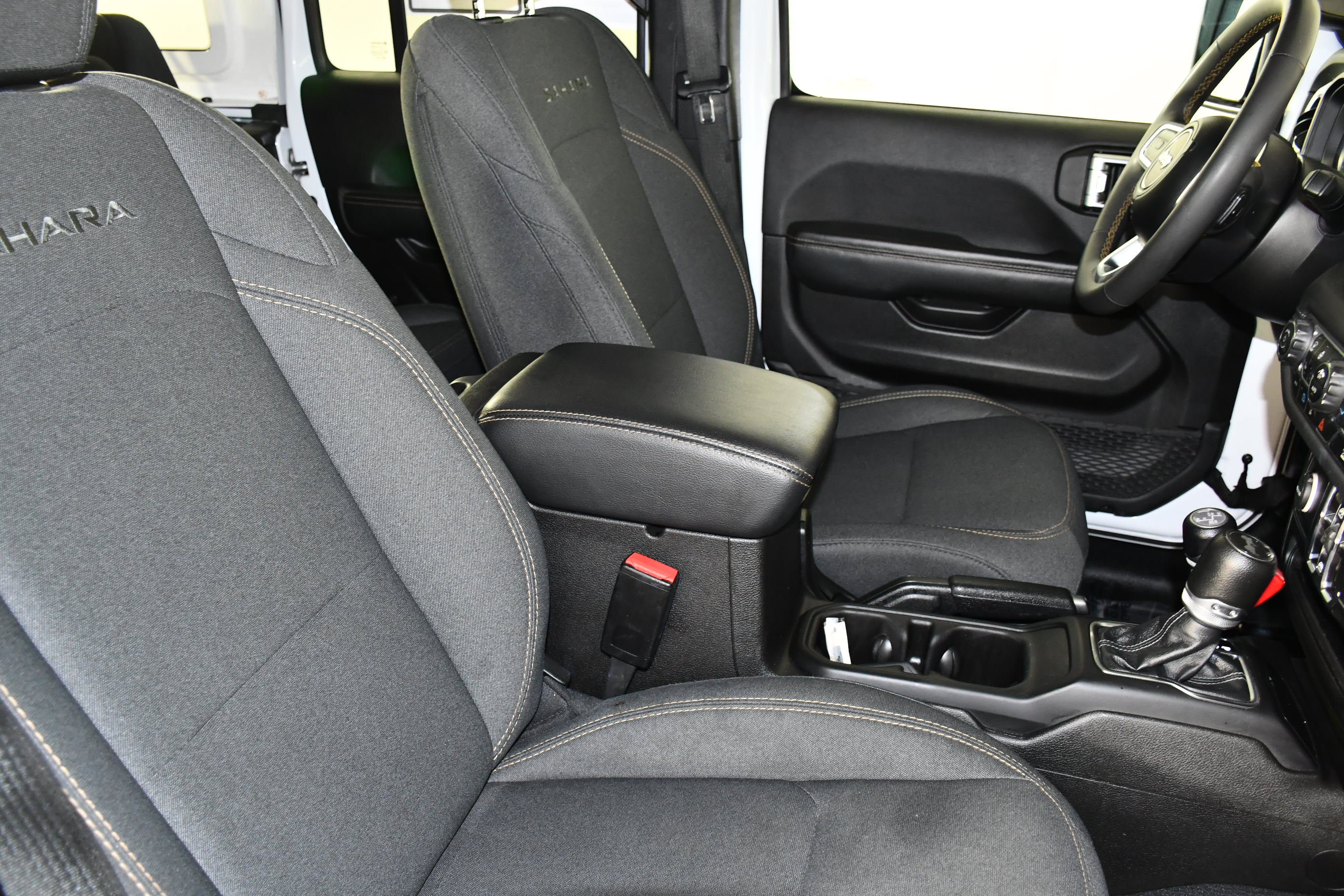 Used 2024 Jeep Wrangler Unlimited Sahara AWD/4WD image 41