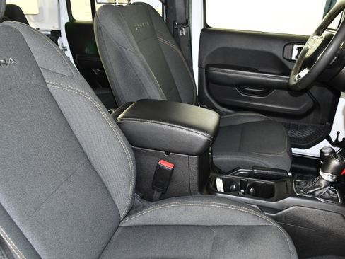 Used 2024 Jeep Wrangler Unlimited Sahara AWD/4WD image 41