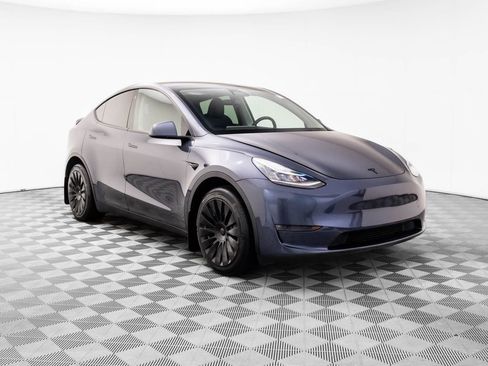 Used 2023 Tesla Model Y Long Range image 8