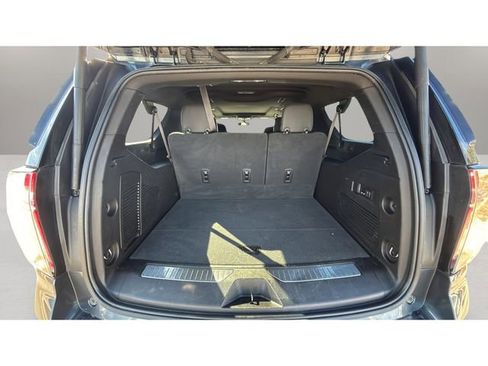 Used 2021 Chevrolet Suburban RST w/ Luxury Package image 32