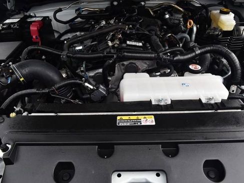 Used 2025 Toyota Tacoma SR AWD/4WD image 21