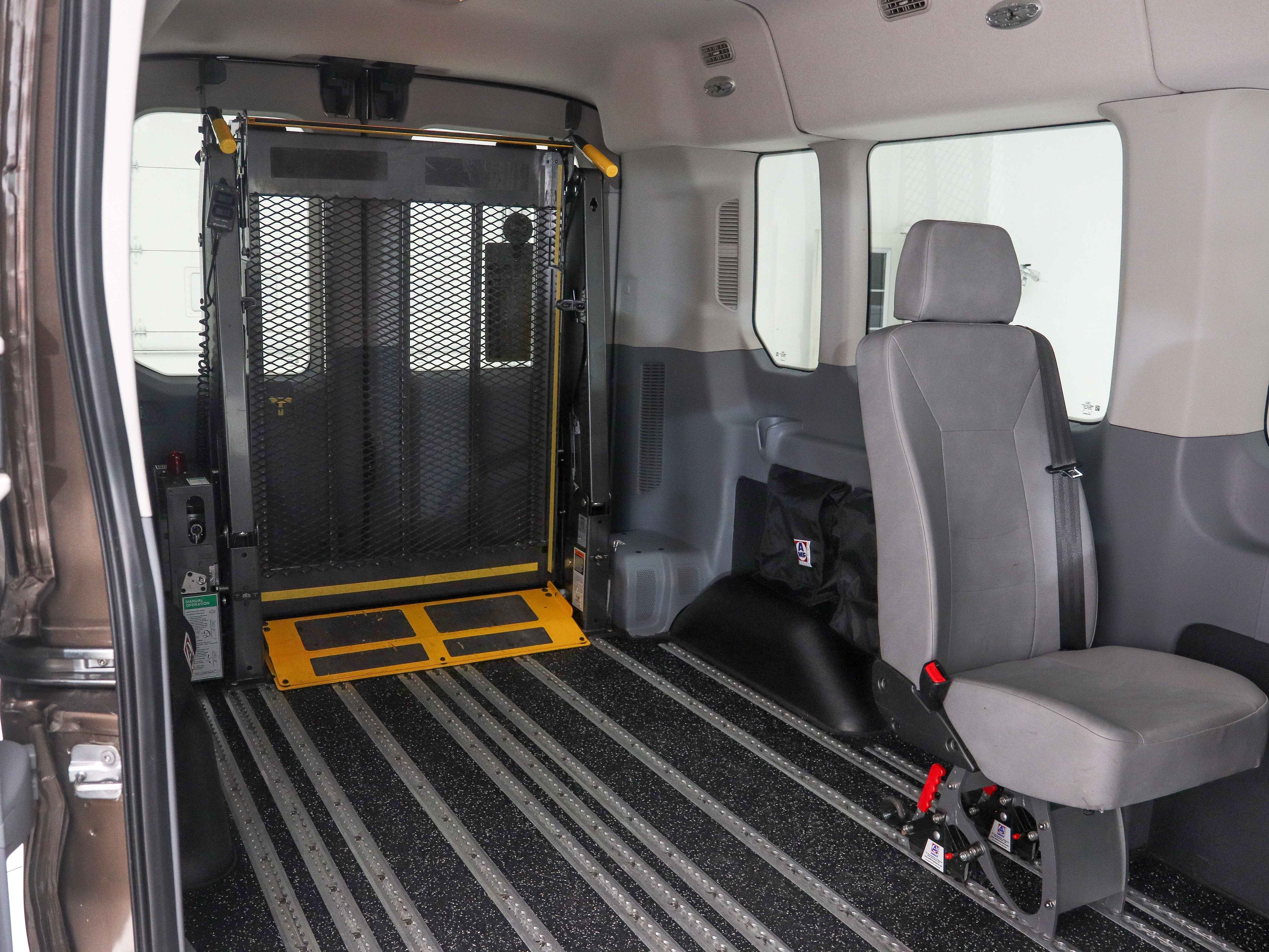 Used 2017 Ford Transit 350 XL RWD image 18