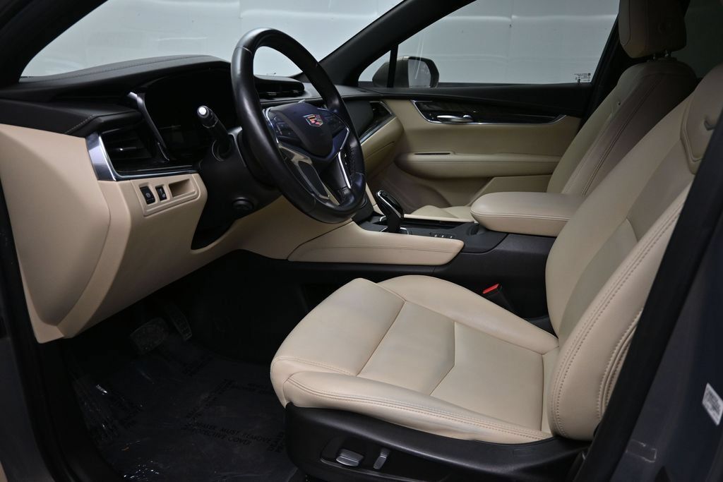 Used 2019 Cadillac XT5 AWD image 10