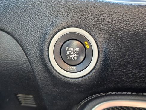 Used 2016 Dodge Challenger SXT w/ Driver Convenience Group image 33