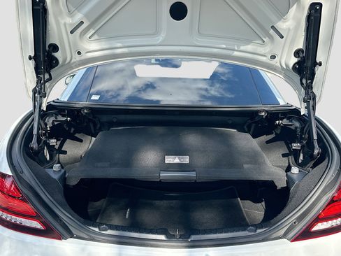 Used 2019 Mercedes-Benz SLC 300 image 24