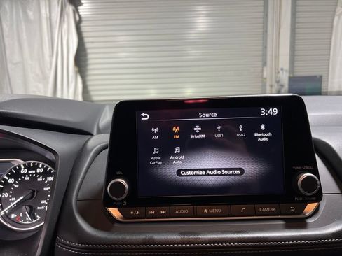 Used 2025 Nissan Rogue SV FWD image 28