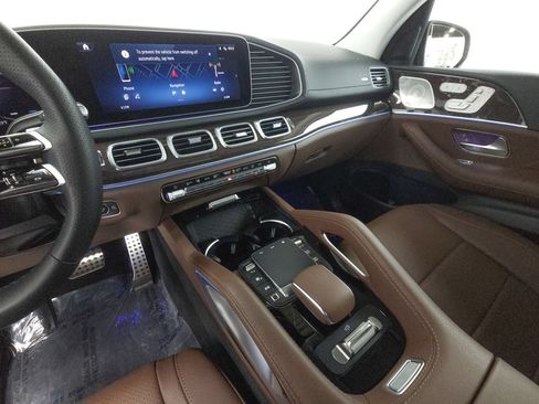 Used 2026 Mercedes-Benz GLS 450 4MATIC image 15