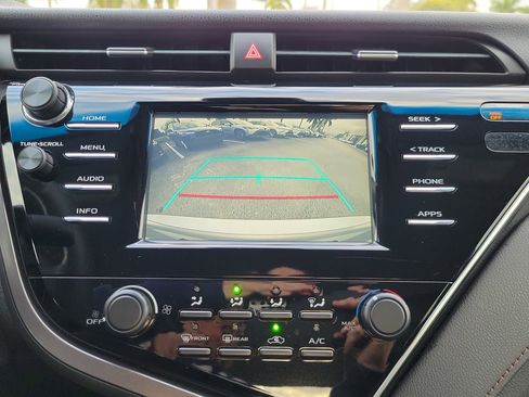 Used 2018 Toyota Camry SE image 20