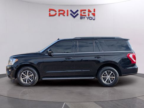 Used 2018 Ford Expedition XLT w/ Equipment Group 202A image 2