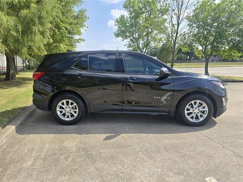 Used 2019 Chevrolet Equinox LS FWD image 7
