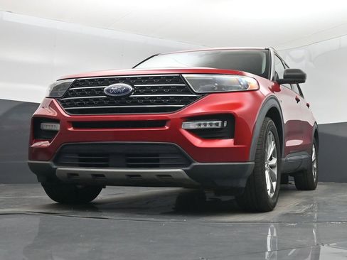 Used 2020 Ford Explorer XLT w/ Equipment Group 202A image 40