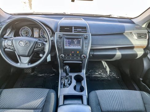 Used 2016 Toyota Camry LE image 11