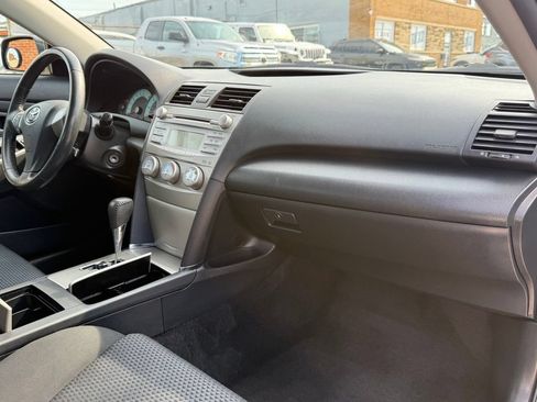 Used 2011 Toyota Camry SE w/ SE Extra-Value Pkg #1 FWD image 22