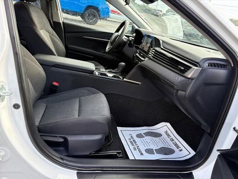 Used 2025 Toyota Camry LE image 15