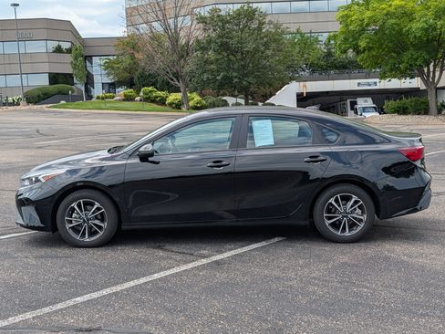 Used 2024 Kia Forte LXS w/ LXS Technology Package FWD image 4