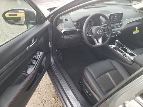 New 2025 Nissan Altima 2.5 SR image 10