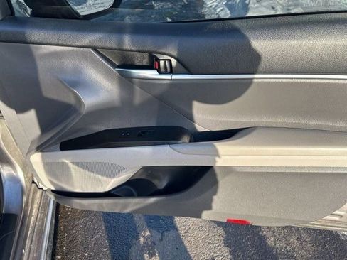 Used 2022 Toyota Camry SE image 39