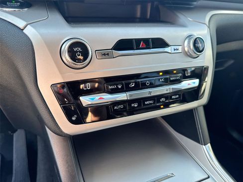 Certified 2021 Ford Explorer XLT w/ Equipment Group 202A image 17