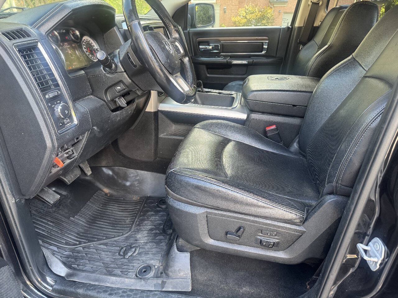Used 2017 RAM 1500 Laramie w/ Convenience Group AWD/4WD image 18