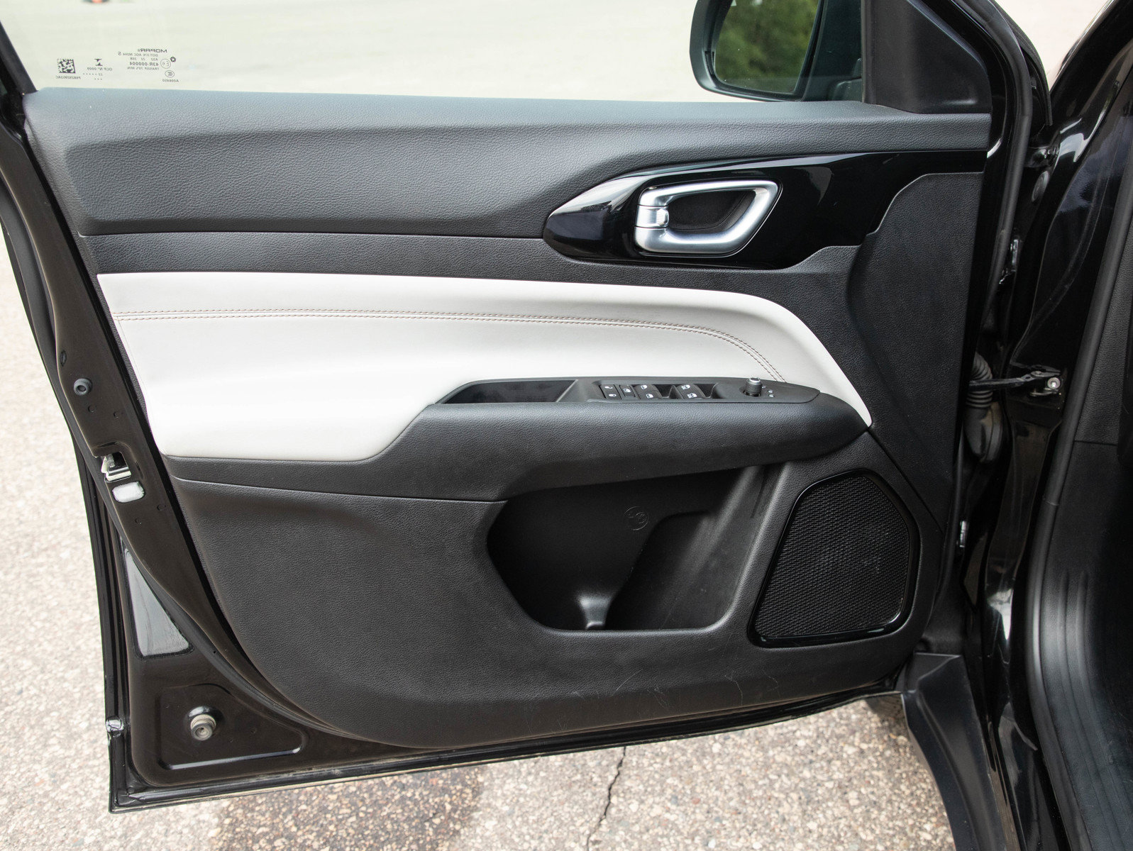 Used 2022 Jeep Compass Limited AWD/4WD image 19