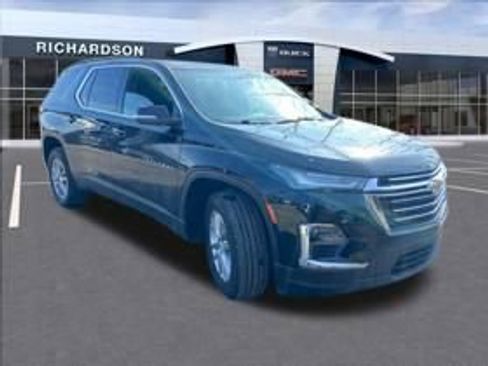 Used 2023 Chevrolet Traverse LT w/ LPO, Floor Liner Package image 15