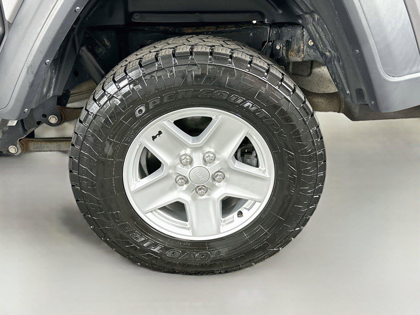 Used 2020 Jeep Gladiator Sport w/ Quick Order Package 24S AWD/4WD image 29