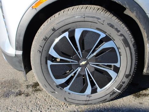 New 2024 Chevrolet Blazer EV LT image 31