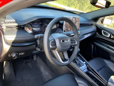 Used 2026 Jeep Compass Limited image 18