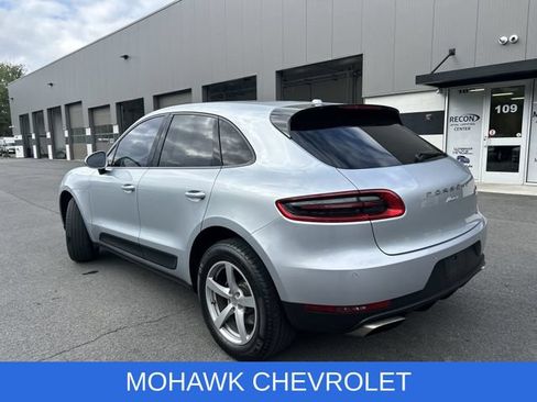 Used 2017 Porsche Macan AWD/4WD image 3