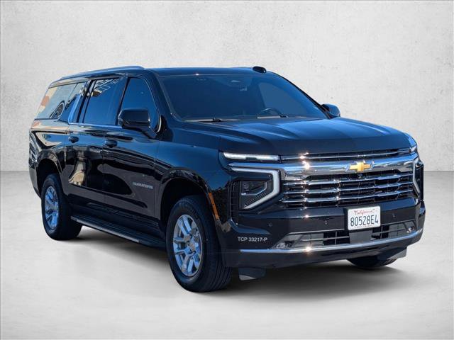 Used 2025 Chevrolet Suburban LT w/ Comfort Package RWD image 3