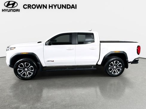 Used 2023 GMC Canyon AT4 w/ AT4 Premium Package AWD/4WD image 9