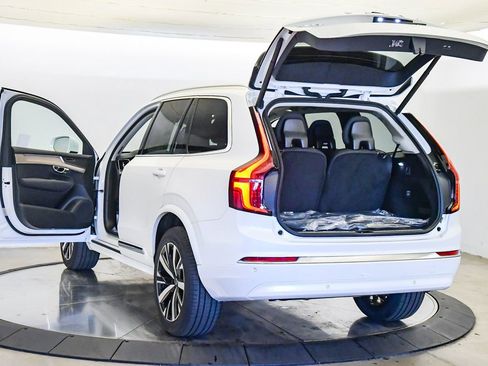 New 2026 Volvo XC90 B5 Core image 28