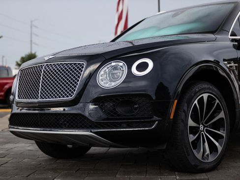 Used 2017 Bentley Bentayga AWD/4WD image 4