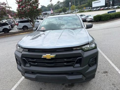 Used 2025 Chevrolet Colorado W/T RWD image 2