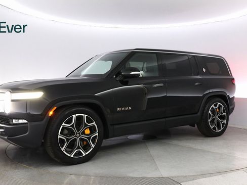 Used 2024 Rivian R1S Adventure image 15