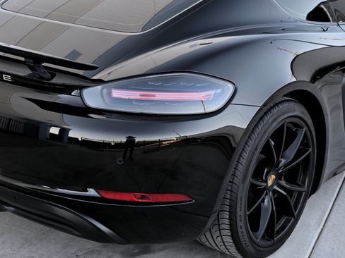 Used 2018 Porsche 718 Cayman Coupe image 30