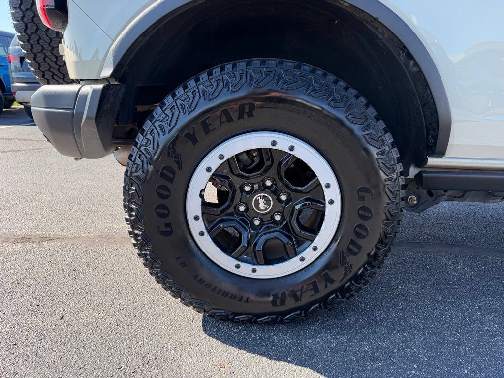 Certified 2025 Ford Bronco Badlands w/ Sasquatch Package AWD/4WD image 10