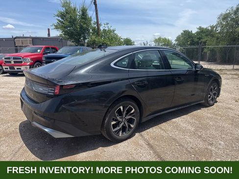 Used 2025 Hyundai Sonata SEL FWD image 2