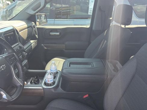Used 2022 Chevrolet Silverado 1500 RST AWD/4WD image 6